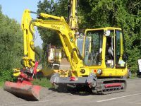 Takeuchi TB 250 ZW vorne